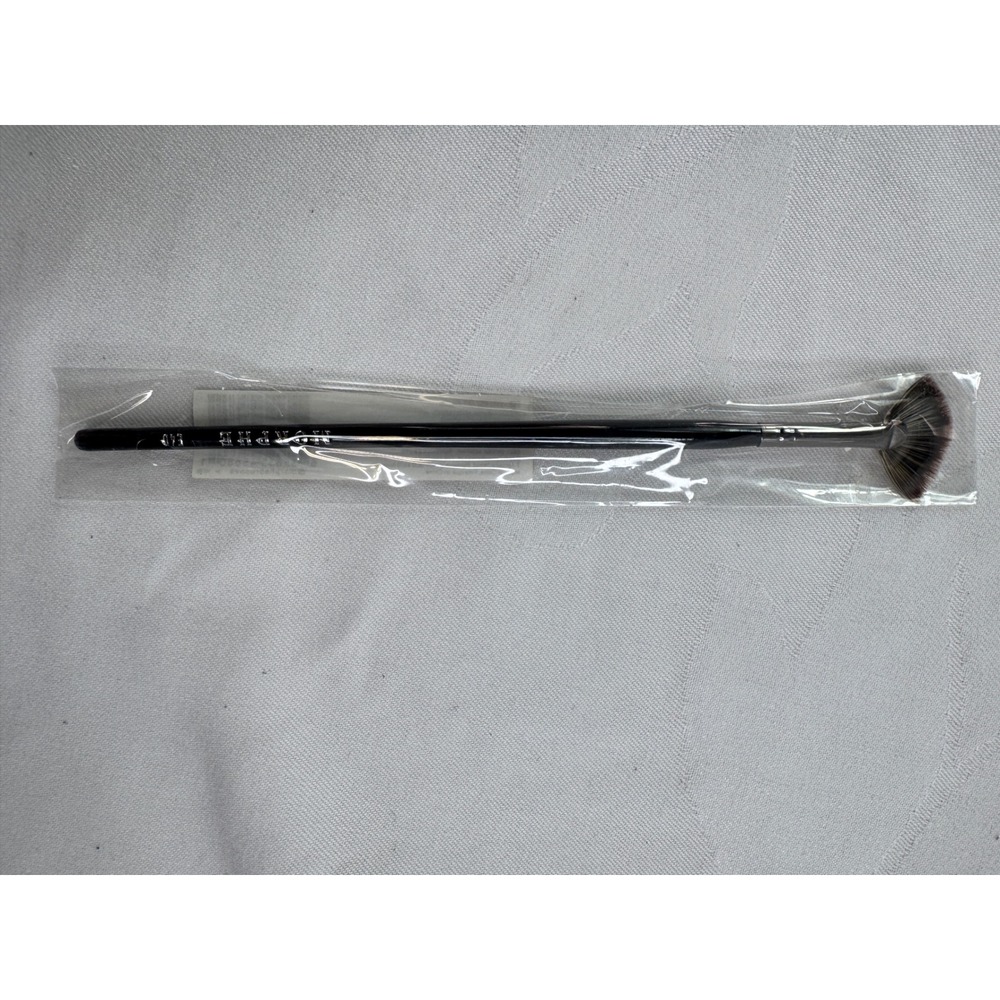 Morphe E40 Eyelash Fan Brush Black Synthetic Bristles Makeup Tool New